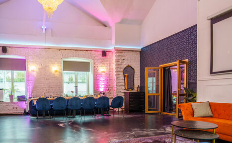 Арендовать Просторный лофт с верандой и внутренним двориком