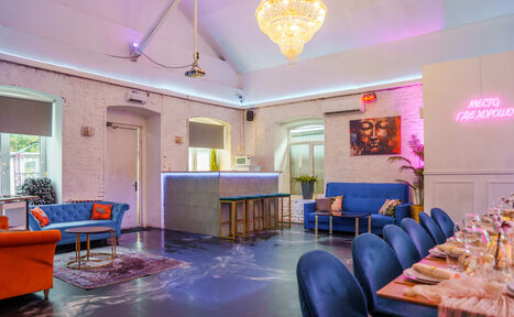 Арендовать Просторный лофт с верандой и внутренним двориком