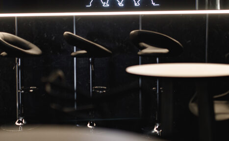 Арендовать Wow Place Loft. Mr Black. Чёрный зал