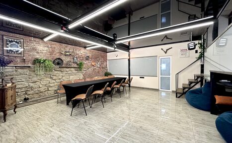 Арендовать Авторский лофт со светомузыкой