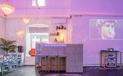 Арендовать Атмосферное пространство с верандой для любых мероприятий