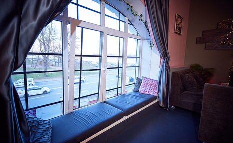 Арендовать Уютный лофт-зал с красивым видом