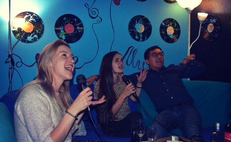 Арендовать Типичный Питер. Лофт-зал в стиле диско