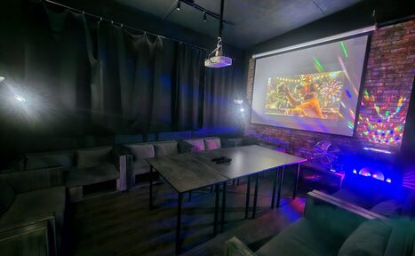 Арендовать Типичный Питер. Зал с играми