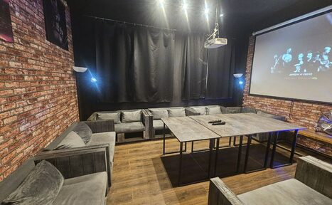 Арендовать Типичный Питер. Зал с играми