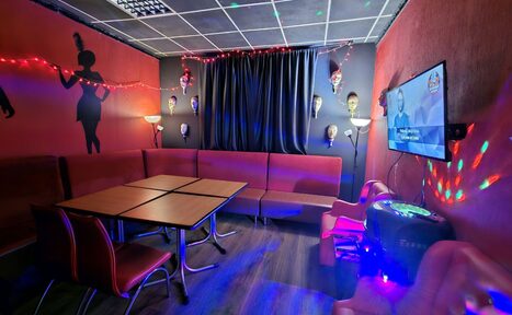 Арендовать Типичный Питер. Лофт-зал в стиле Мафия