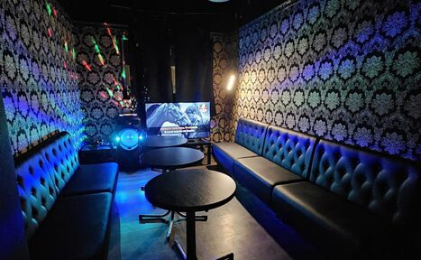 Арендовать Типичный Питер. ВИП лофт -зал