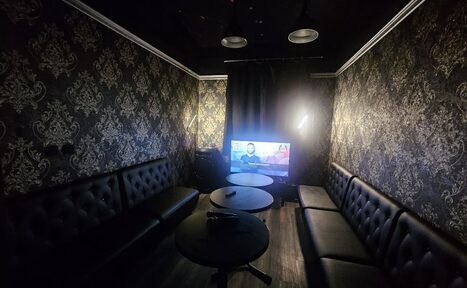 Арендовать Типичный Питер. ВИП лофт -зал