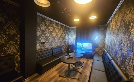 Арендовать Типичный Питер. ВИП лофт -зал
