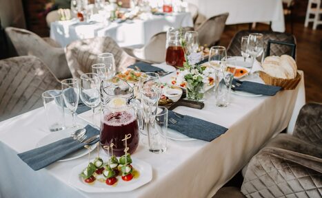 Арендовать Красочный зал при отеле