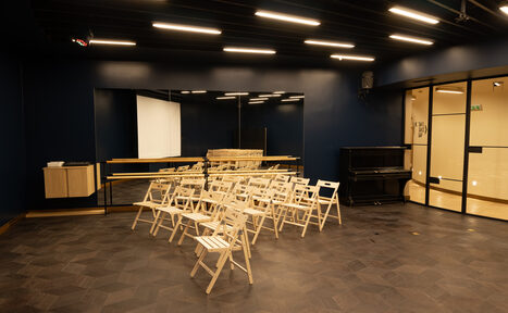 Арендовать Светлый современный зал