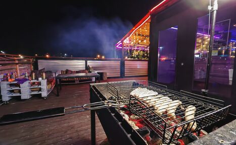 Арендовать Атмосферное пространство с верандой и мангалом в Отрадном