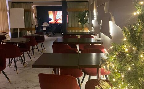 Арендовать Статский Советник. Зал для небольшой компании