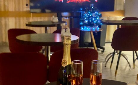 Арендовать Статский Советник. Зал для небольшой компании