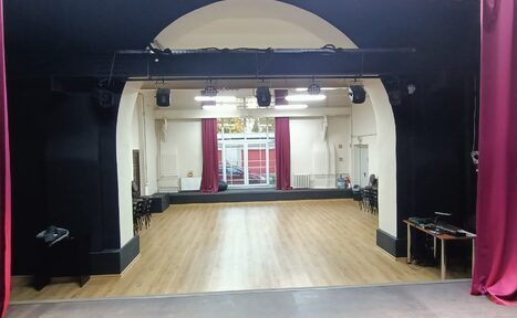 Арендовать Светлое театральное пространство