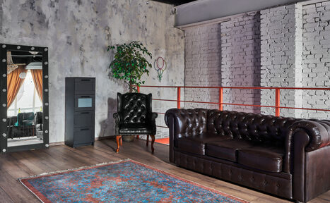 Арендовать Двухуровневый лофт из белого кирпича