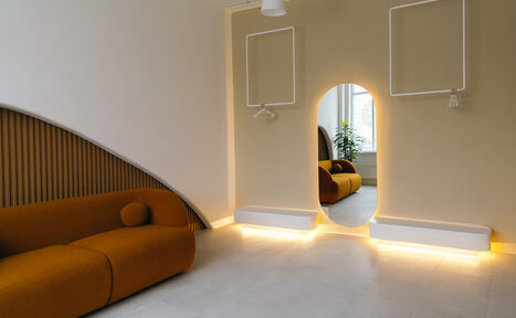 Арендовать Светлая студия с окнами