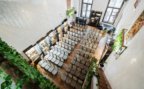 Арендовать Белый зал в стиле лофт