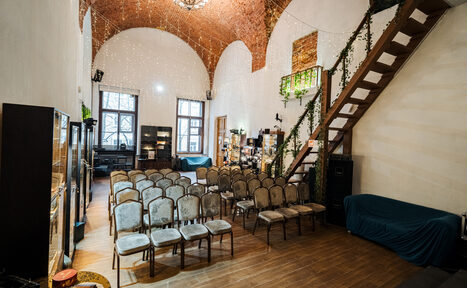 Арендовать Белый зал в стиле лофт