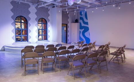 Арендовать Яркое пространство для презентаций