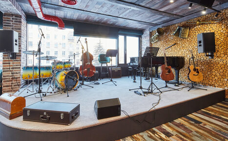 Арендовать Абракадабра лофт. Лофт-пространство в ретро стиле