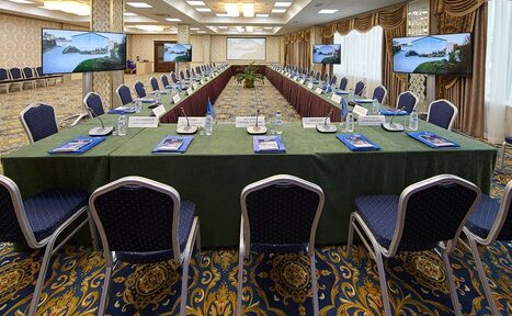 Арендовать Темный конференц зал