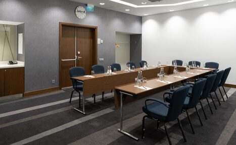 Арендовать Зал для деловых встреч 