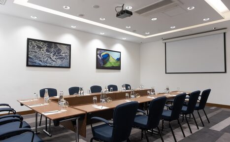 Арендовать Зал для деловых встреч 