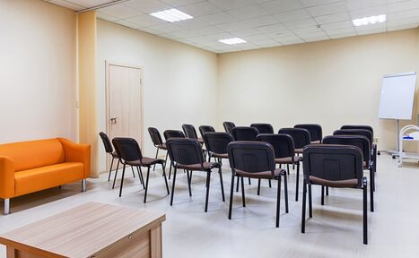 Арендовать Бежевый тренинг зал