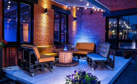 Арендовать Лофт с верандой, мангалом и сценическим оборудованием