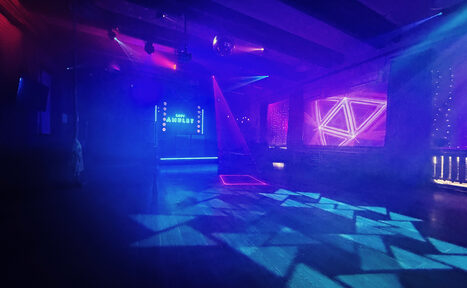 Арендовать Лофт со сценической аппаратурой, грилем и верандой