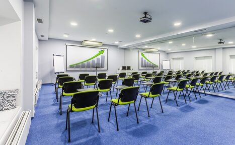 Арендовать Яркий конференц-зал