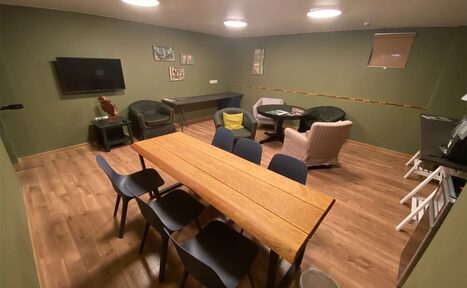 Арендовать Переговорная комната для деловых встреч