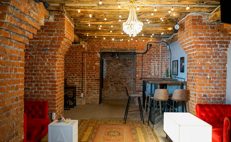 Арендовать Уютный лофт со сценой