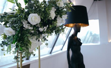 Арендовать Мусс Лофт. Светлый лофт с верандой на крыше