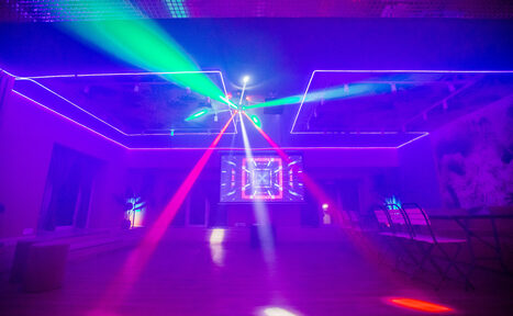 Арендовать Тропический лофт с современным дизайном и верандой