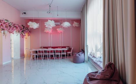 Арендовать Зал Барби. Лофт с нежными цветами