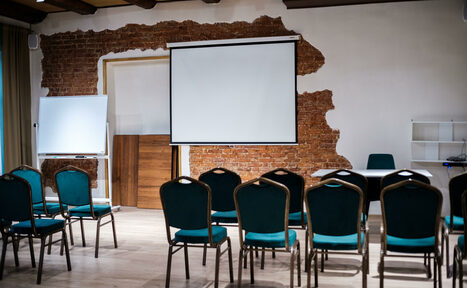 Арендовать Просторный зал для деловых мероприятий