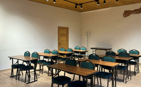 Арендовать Зал средних размеров для деловых мероприятий