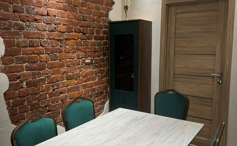 Арендовать Уютный кабинет в центре Петербурга