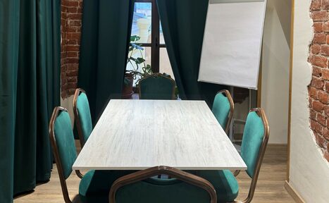 Арендовать Уютный кабинет в центре Петербурга