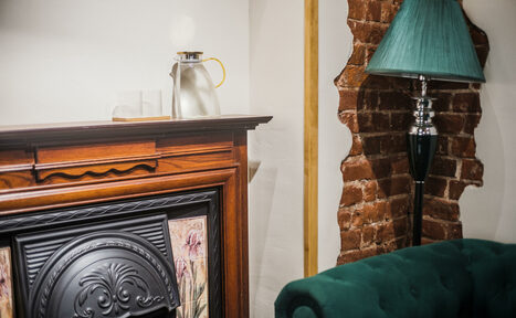 Арендовать Комфортный кабинет с камином