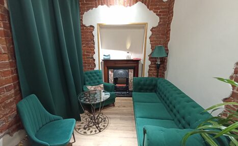 Арендовать Комфортный кабинет с камином