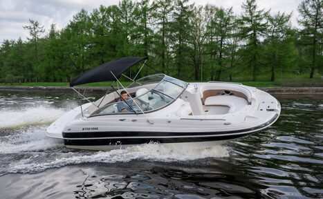 Арендовать Белоснежный катер для мероприятий