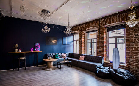 Арендовать Винтажный лофт-зал 