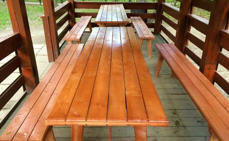 Арендовать Маленькая беседка до 6 человек в парке