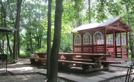 Арендовать Беседка с мангалом для шашлыка