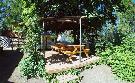 Арендовать Беседка-шатер для барбекю на 10 человек