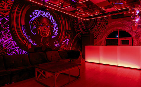 Арендовать LoftForParty. Cyberpunk