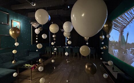 Арендовать Gatsby. Стильный тематический лофт в черно-золотых цветах 